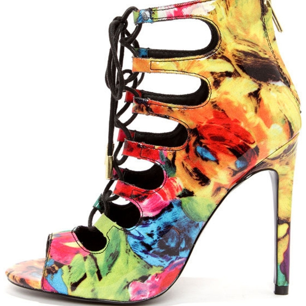 STEVE MADDEN CYTHIAA FLORAL MULTI LACE-UP PEEP TOE